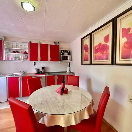Case de vacanță In 42246 Crikvenica
